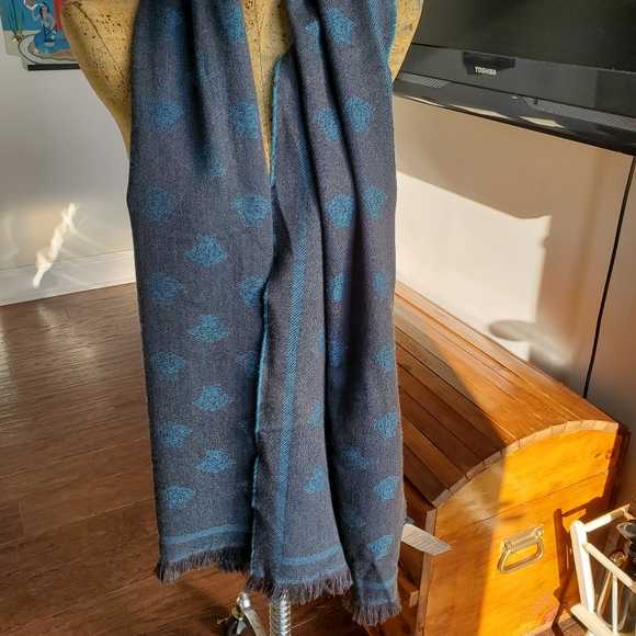 Versace Scarf - Picture 9 of 12